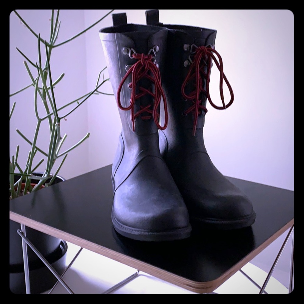 Black Mid-Calf Rain Boots